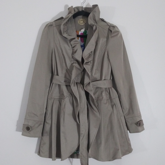 idra (anthropologie) Clinton trench w/ruffles - Picture 4 of 8